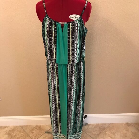 Style & Co Dress Women's Size Medium Multi-Colored Print Keyhole Cutout - Picture 7 of 8